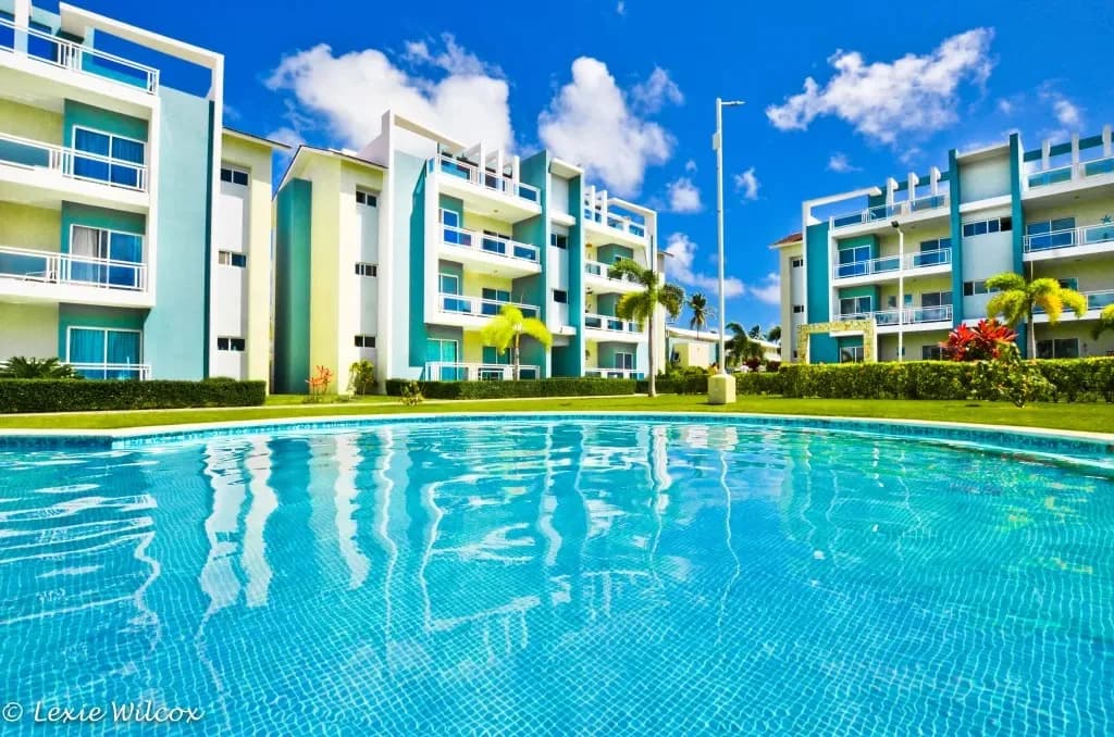 Eden Caribe J4 two-bedroom apartment with pool view