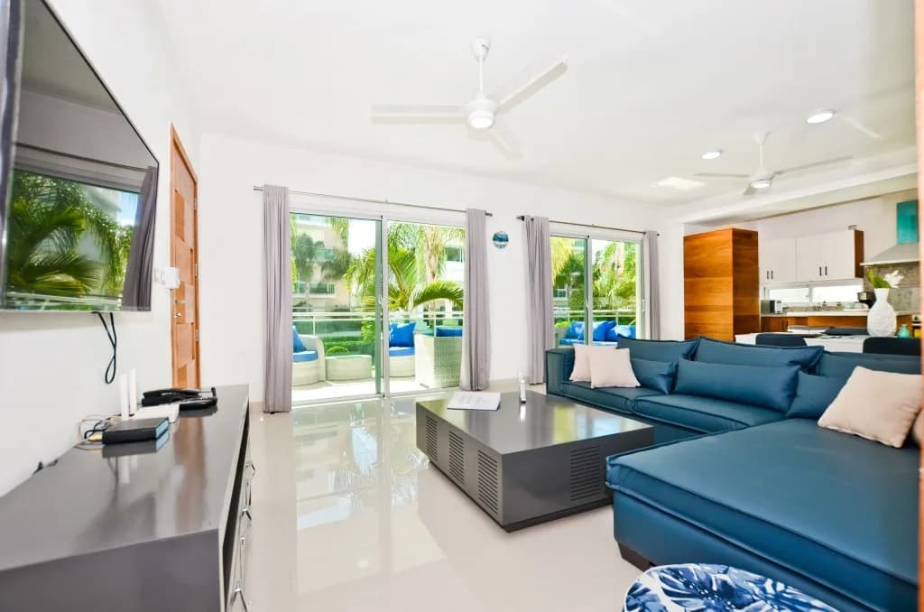 Mia Hermosa B101 modern living room